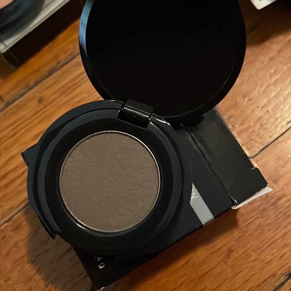 Glo minerals eyeshadow color Grey Stone